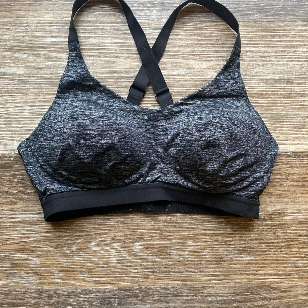 Victoria’s Secret sports bra 34C